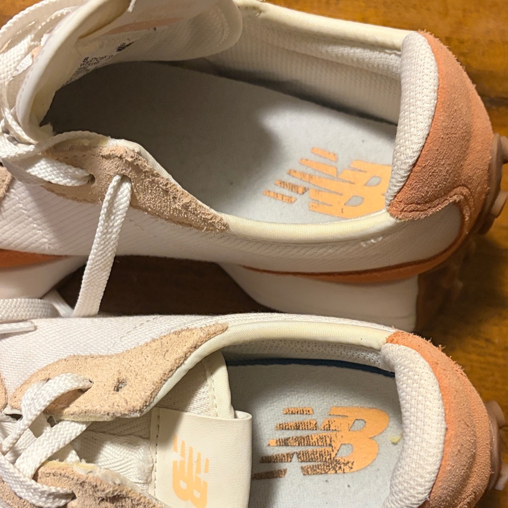 New Balance 327 Women's White/Apricot Sneakers size 9 - Picture 4 of 9